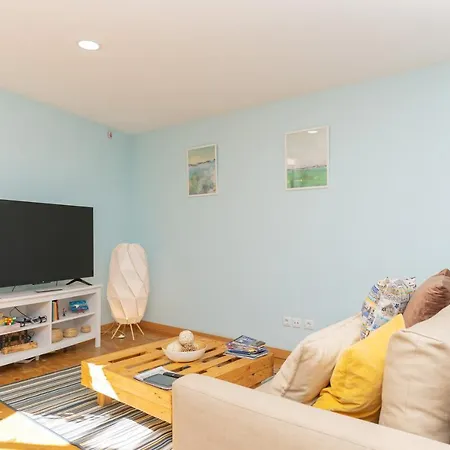 Sunny Oporto, Douro *