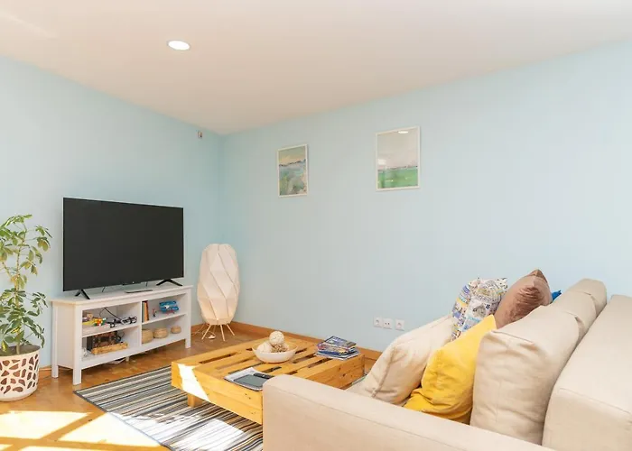 Sunny Oporto, Douro *