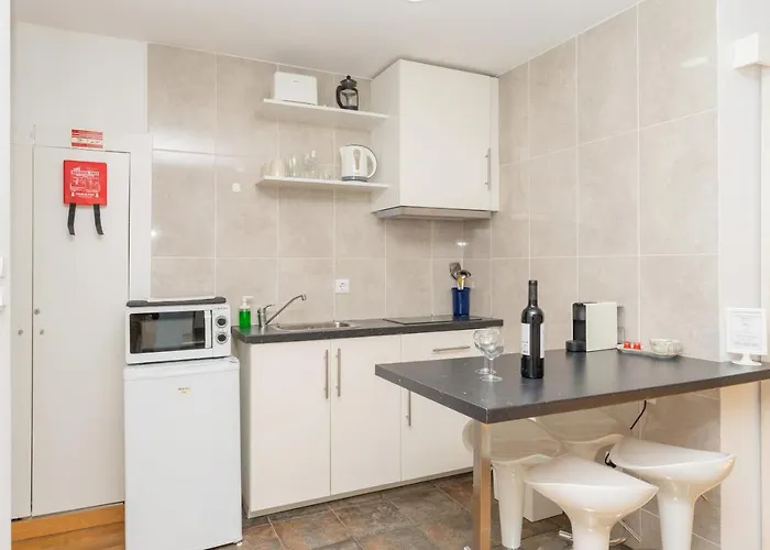 Sunny Oporto, Douro *